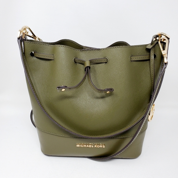 Michael Kors Handbags - Michael Kors Trista Bucket Bag